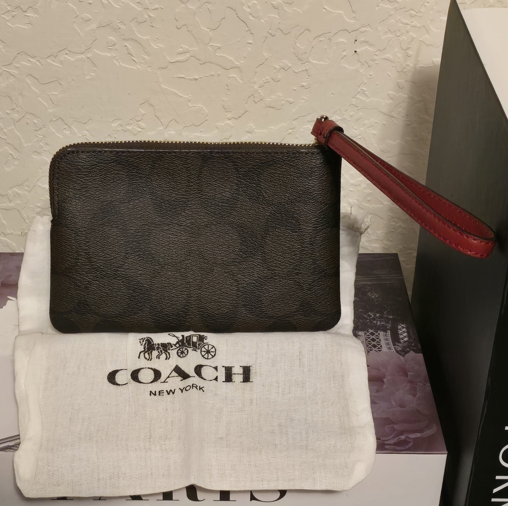 🆕️Coach Signature Monogram Brown/Red Wristlet W Dust Bag - Picture 11 of 12